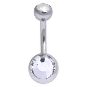 Piercing nombril argenté avec deux cristaux clairs sur fond blanc