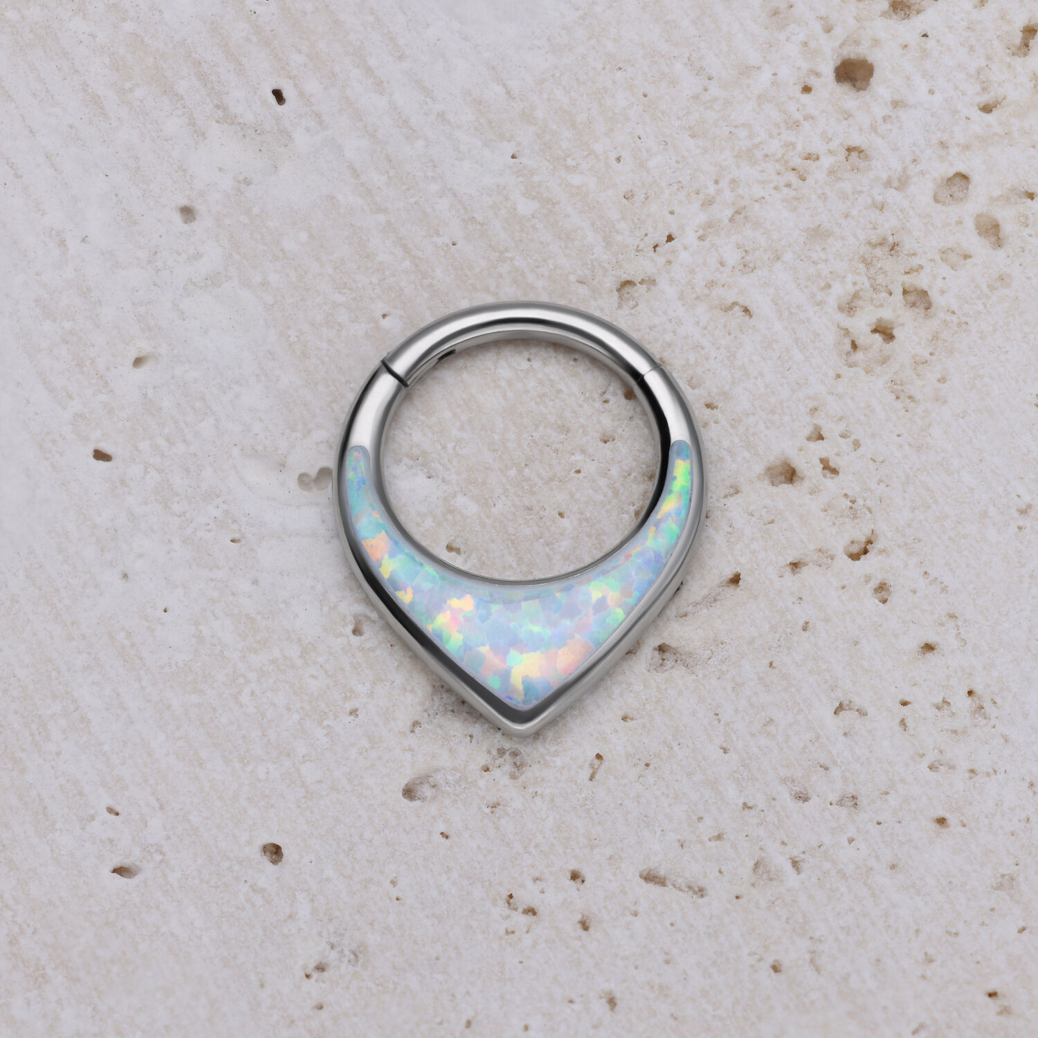 Chunky Opal Septum Clicker en titane Clicker Septum en titane argenté avec opale synthétique blanche sur pierre claire