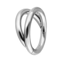 Clicker Piercing Double Rangée Argenté 7mm Anneau de piercing Clicker Double Rangée argenté, diamètre intérieur 7mm, épaisseur 1mm, sur fond blanc