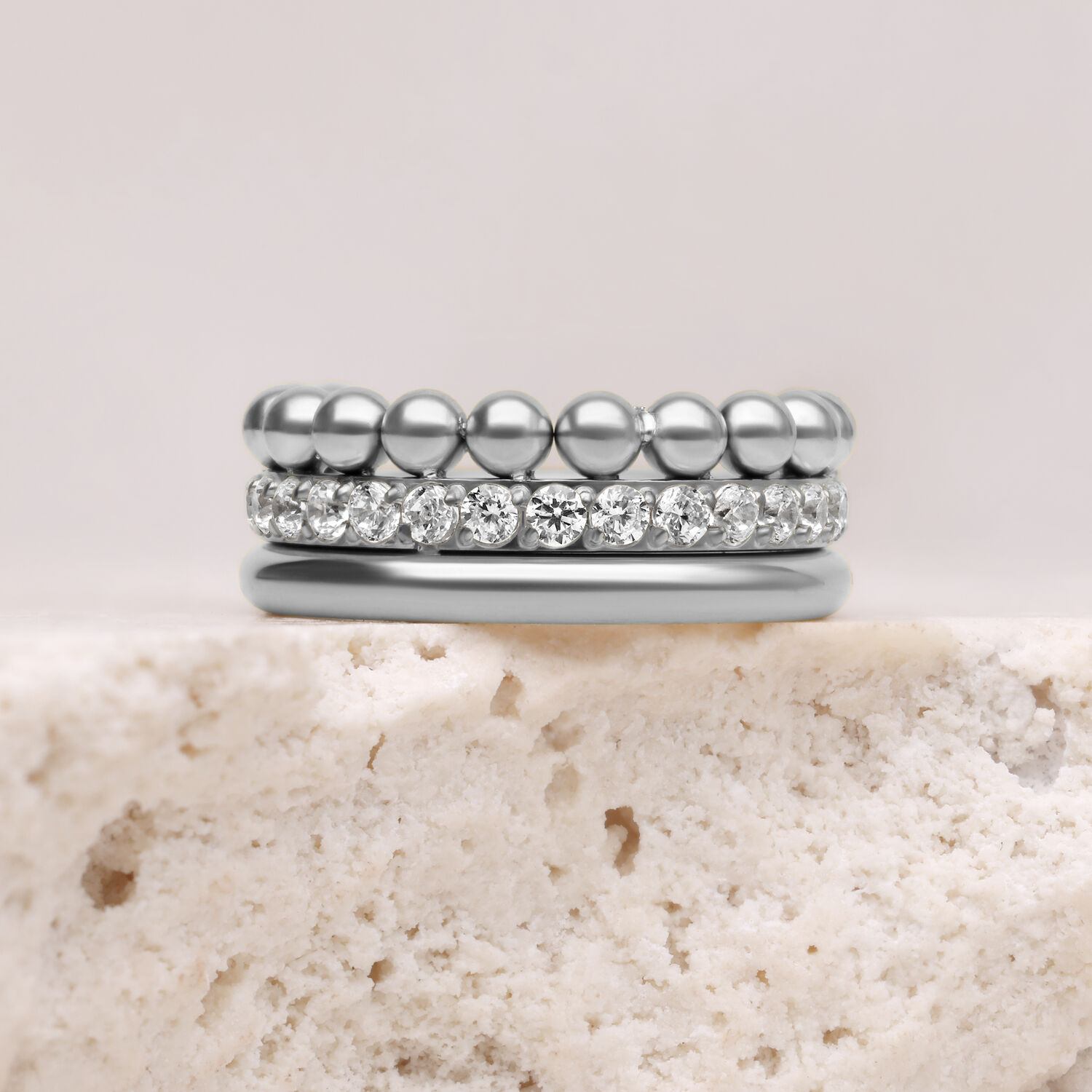 Triple Bubble Crystal Clicker argenté avec cristaux, 12mm, sur fond clair