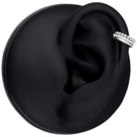 Triple Bubble Clicker argenté sur modèle d'oreille noir