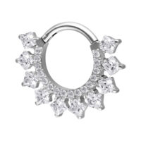 Clicker de Septum Halo Cristal en Argent Clicker de septum argenté avec cristaux scintillants sur fond blanc