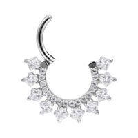 Clicker de Septum Halo Cristal en Argent Clicker de septum argenté avec cristaux scintillants sur fond blanc