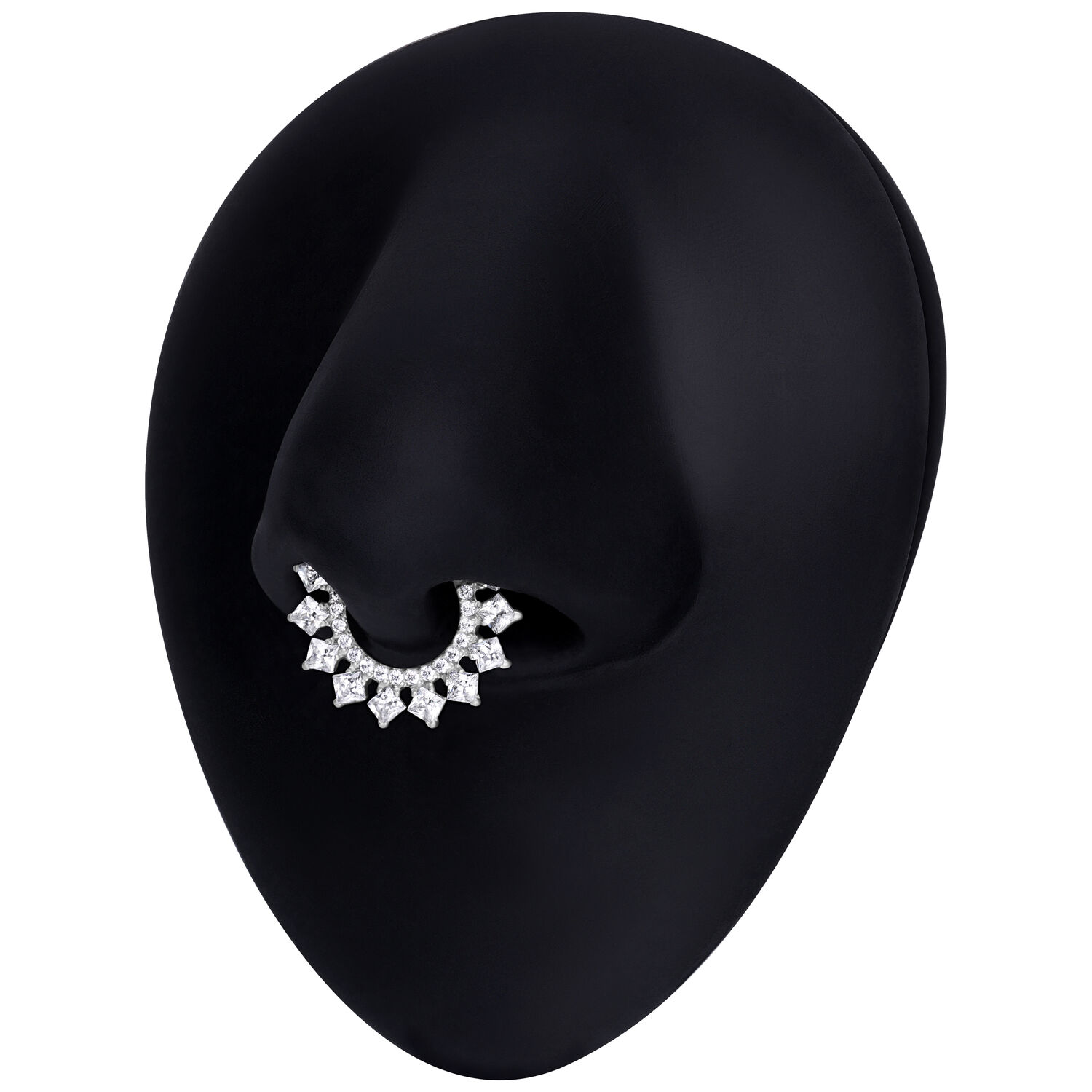 Clicker Piercing en Cristal Argenté pour Septum Clicker pour Septum argenté avec cristaux sur tête de mannequin noire