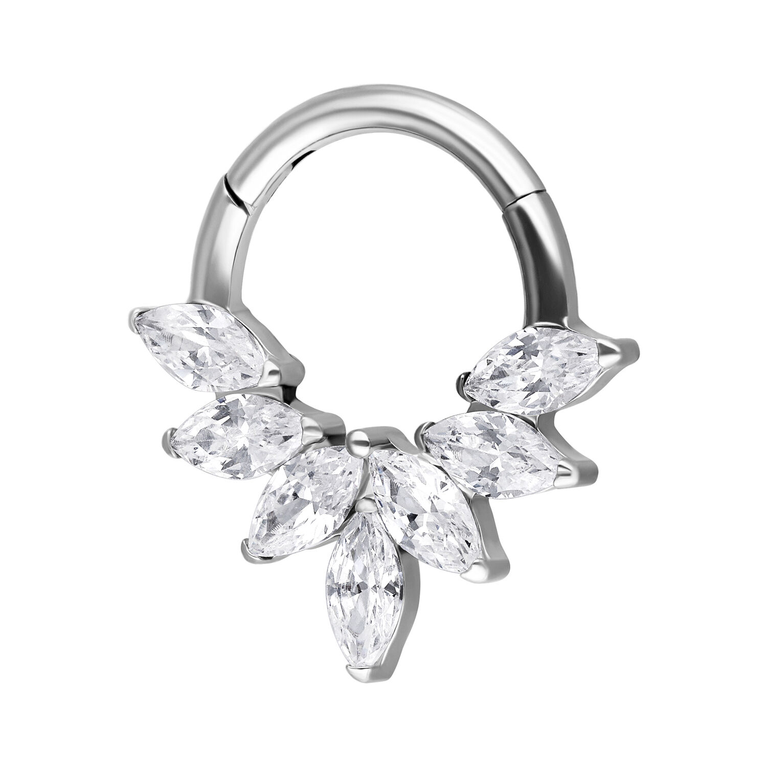 Clicker de septum en argent avec cristaux marquise Clicker de septum en argent avec cristaux en forme de marquise sur fond blanc