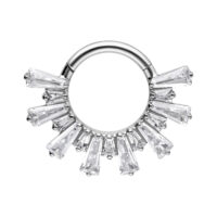 Clicker de Septum en Cristal en Titane Argenté Clicker de Septum argenté en titane avec des cristaux scintillants sur fond blanc