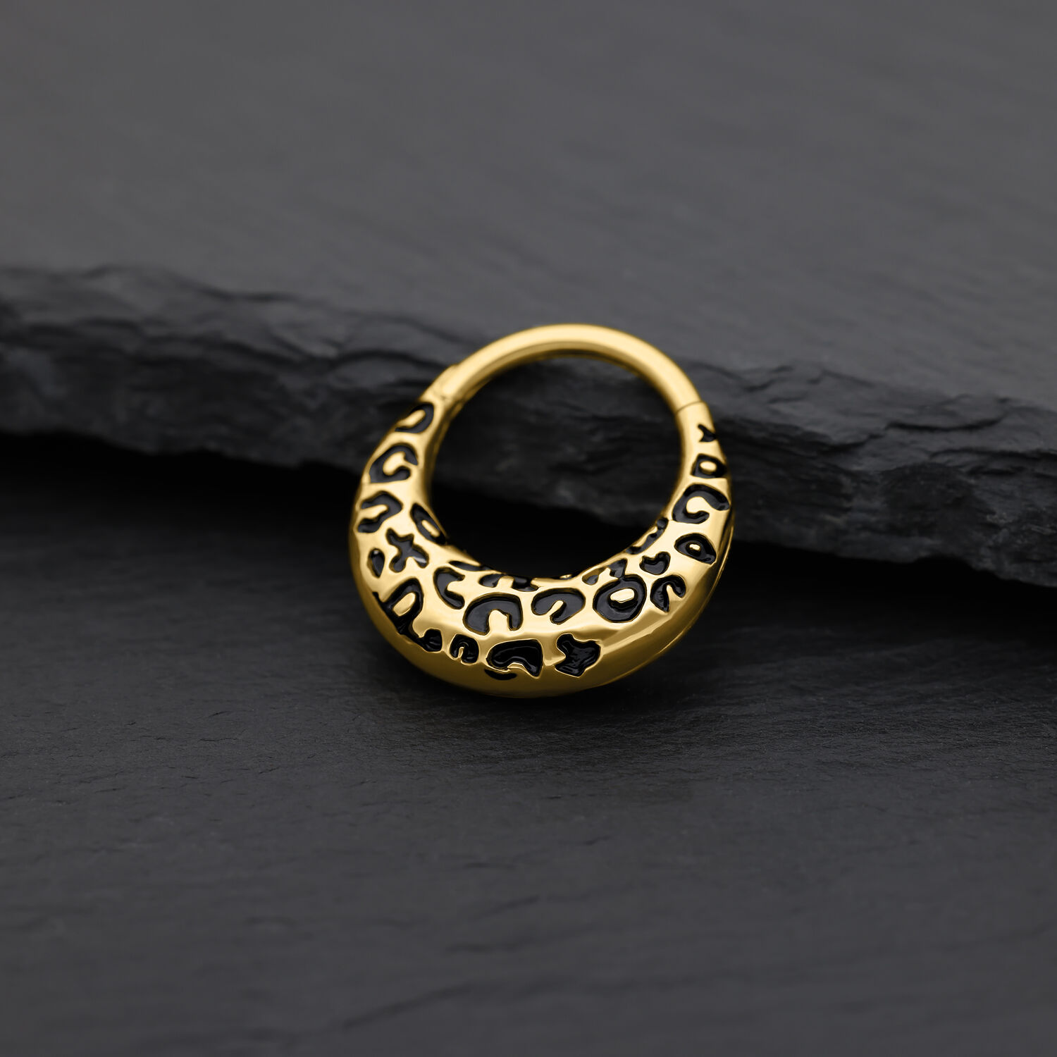 Clicker de Septum Léopard Doré 10 mm Clicker de septum doré avec motif léopard sur fond noir