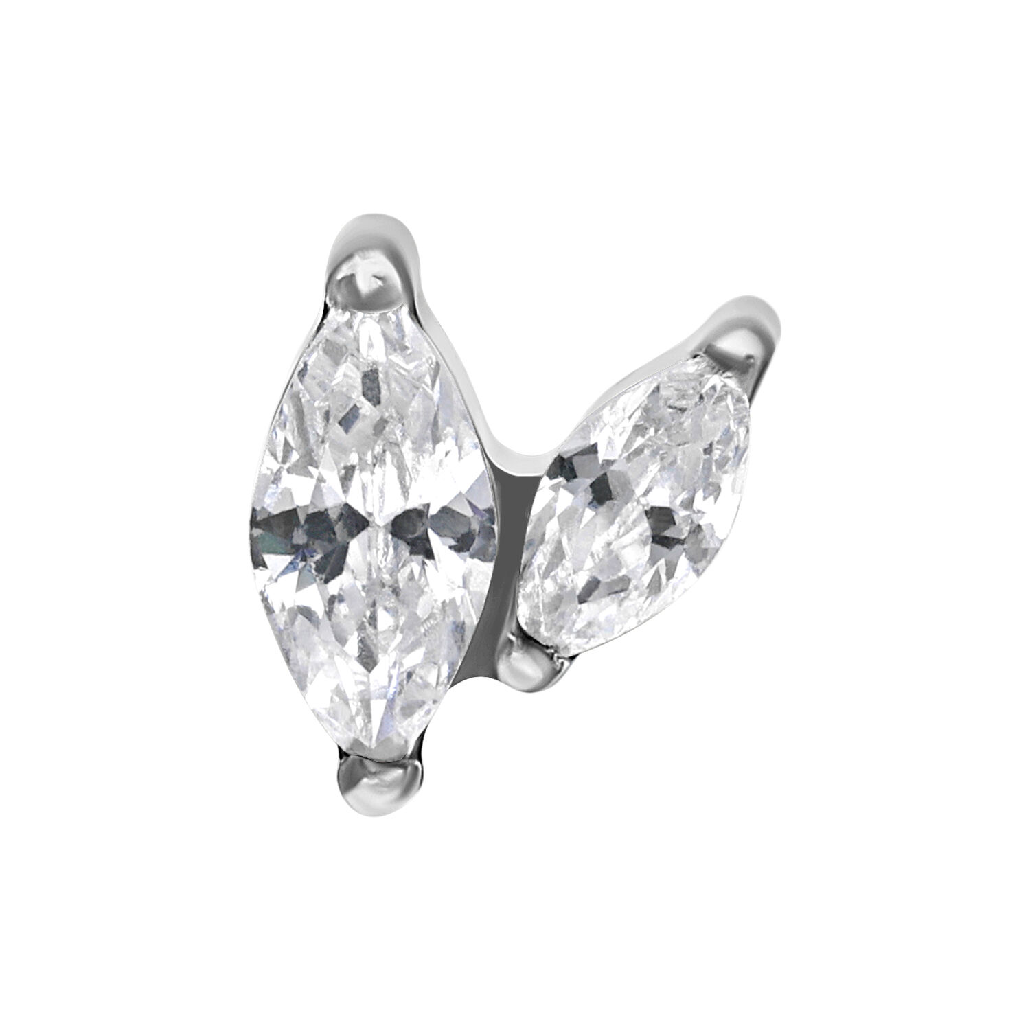 Embout de piercing en argent avec deux cristaux marquise clairs sur fond blanc