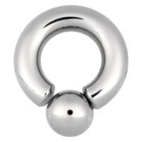 Anneau à bille à visser Titan Highline® Anneau à bille en titane argenté avec fermoir à bille sur fond blanc