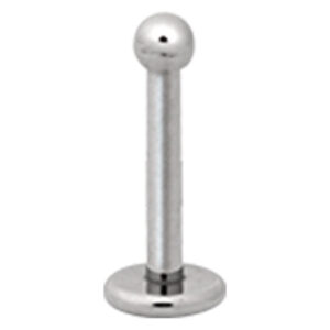 Labret argenté en titane avec boule sur fond blanc