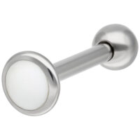 Labret en titane argenté avec filetage externe Labret en titane argenté avec surface lisse sur fond blanc