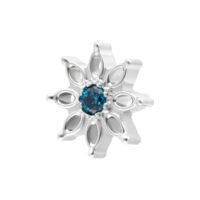 Embout Fleur en Cristal Turquoise en Or Blanc Embout fleur en or blanc avec cristal turquoise, sur fond blanc