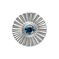 Embout en or blanc avec cristal turquoise Embout rond en titane avec cristal turquoise au centre sur fond blanc