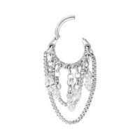 Clicker en argent Crystal Snakechain avec cristaux clairs Anneau de piercing en argent avec gouttes de cristal claires et design en chaîne serpent sur fond blanc